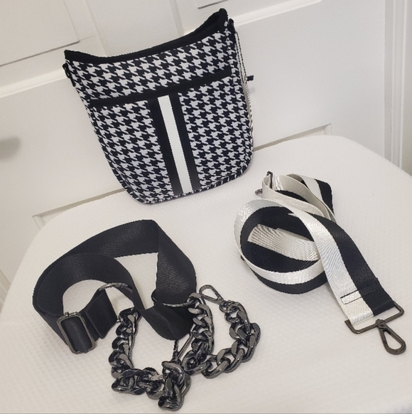 HAUTE SHORE Handbags - NWT HAUTE SHORE Houndstooth JERI Crossbody Bag with 2 STRAPS